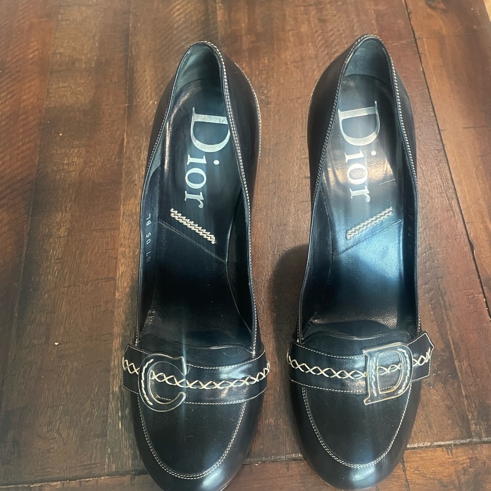 Gorgeous classic black signature “CD” Christian Dior high heels